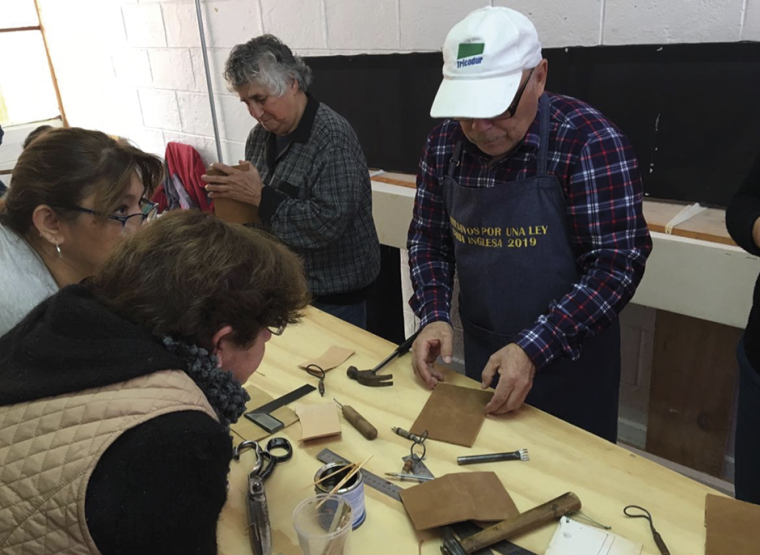 Comienzan talleres de artesanía
