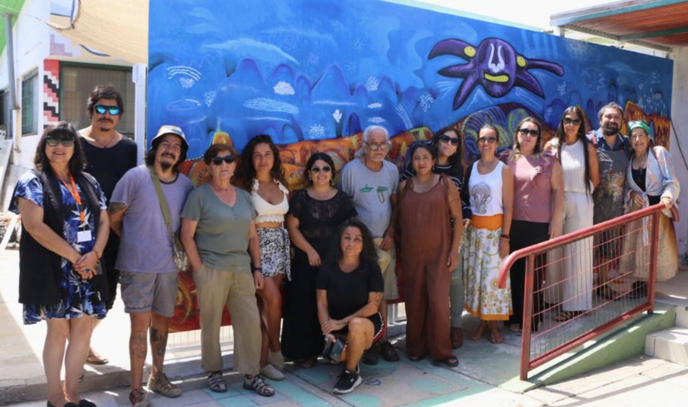 Feria Nacional de Bahía Inglesa celebra sus 15 años con mediación cultural y mural itinerante de Mario Murua