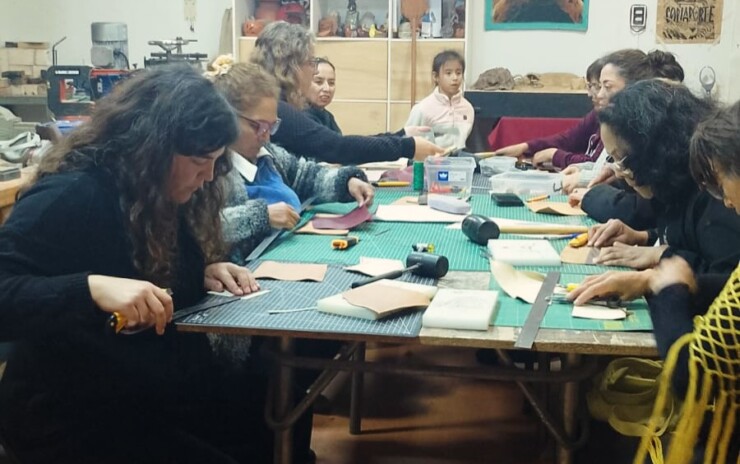 Agrupación Artesanal y Cultural Nuevo Horizonte realizó taller de cuero