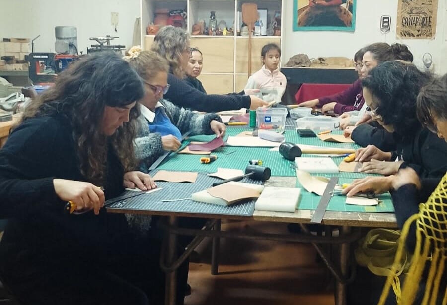 Agrupación Artesanal y Cultural Nuevo Horizonte realizó taller de cuero