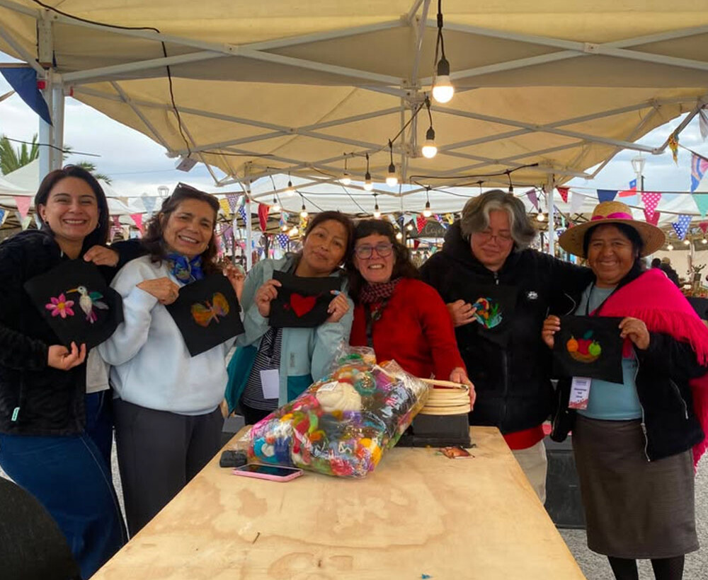 Feria Interregional “Sembrando Identidad” reunió a más de 40 artesanos y productores del norte de Chile en Playa El Chuncho