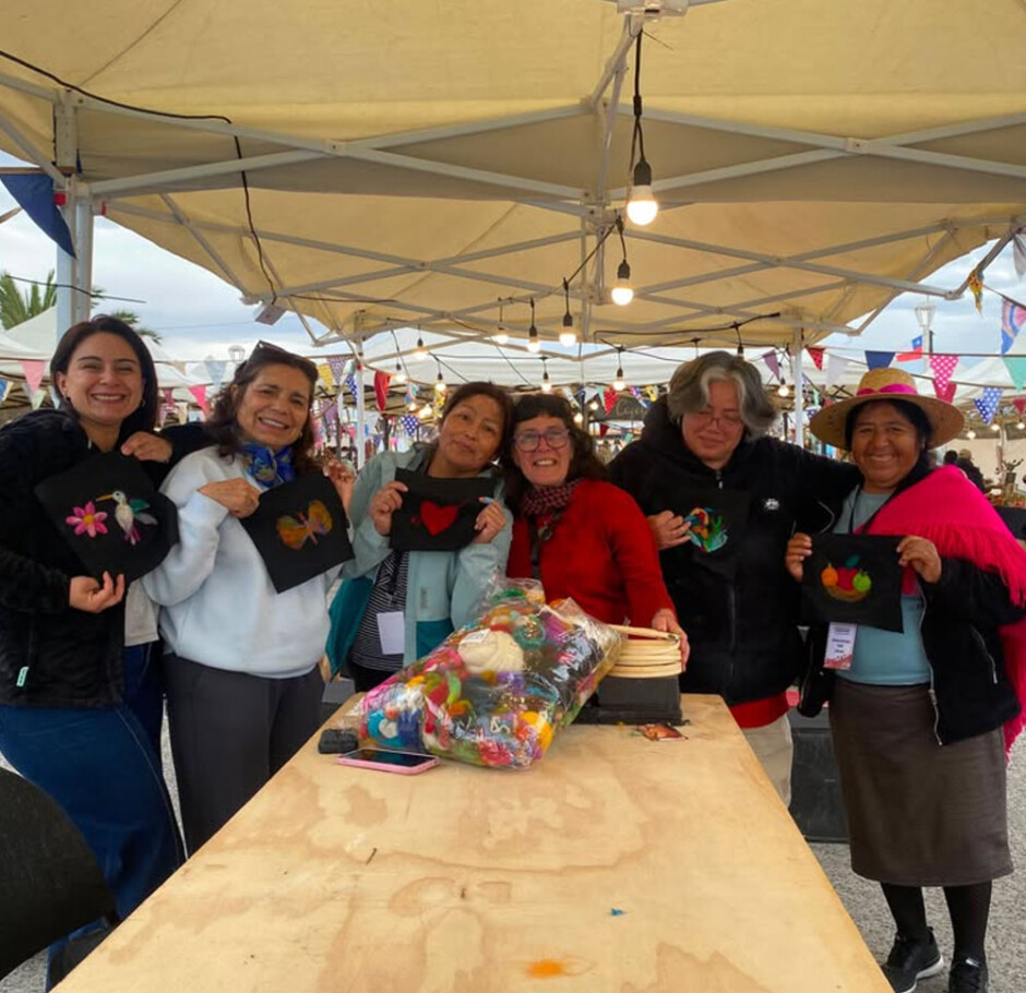 Feria Interregional “Sembrando Identidad” reunió a más de 40 artesanos y productores del norte de Chile en Playa El Chuncho